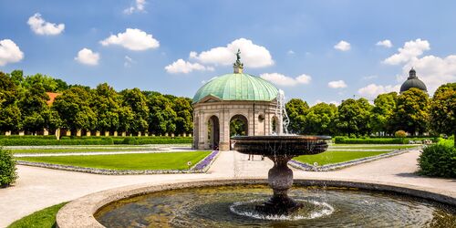Brunnen und Dianatempel im Hofgarten München