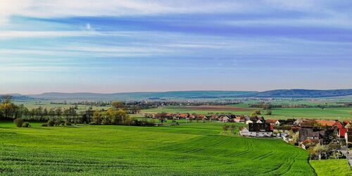 Blick ins Altmühltal - Kirche St. Michael