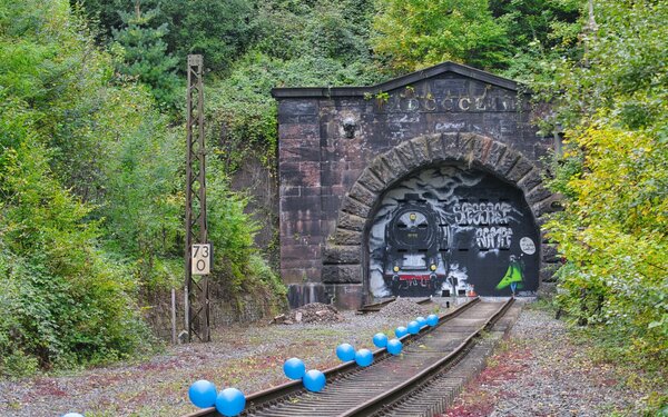Tunnel West