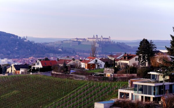 Festung und Weinberg