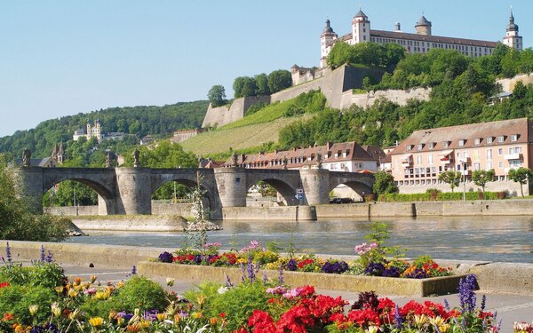 Mainkai, Festung Marienberg
