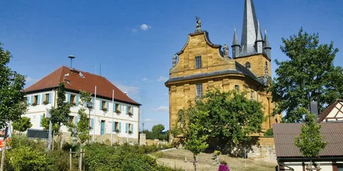 Litzendorf Kirche, Rathaus, Foto: Gemeinde Litzendorf