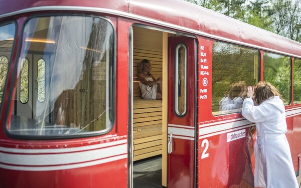 Saunakabine-Schienenbus der Altmühltherme