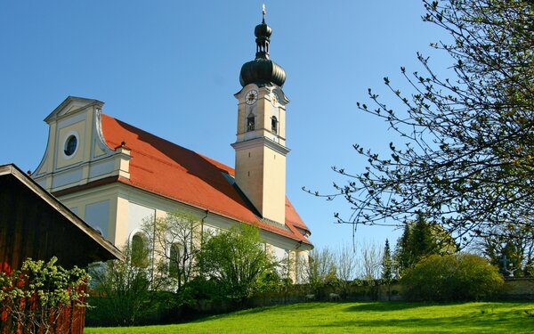 Spätbarocke Wallfahrtskirche St. Nikolaus, Foto: Pfarreiengemeinschaft Murnau