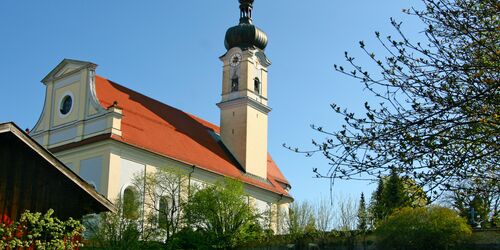 Spätbarocke Wallfahrtskirche St. Nikolaus, Foto: Pfarreiengemeinschaft Murnau