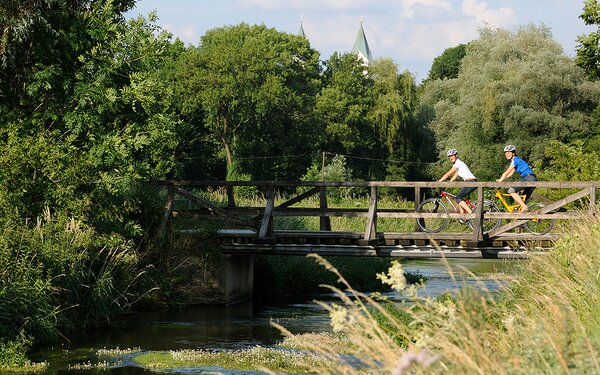 Radfahren-Natur-Stadt
