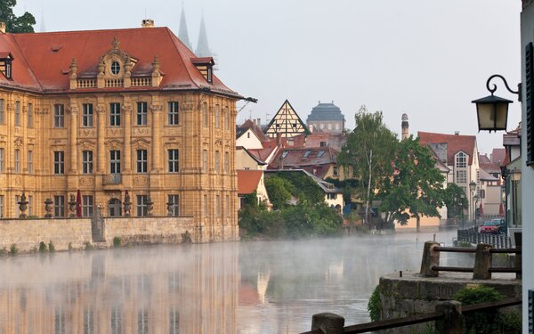 Regnitz mit Wasserschloss Concordia - Bamberg Steigerwald