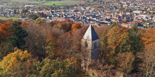 Blick auf Wunsiedel über den Katharinenberg im Herbst, Foto: Miedl