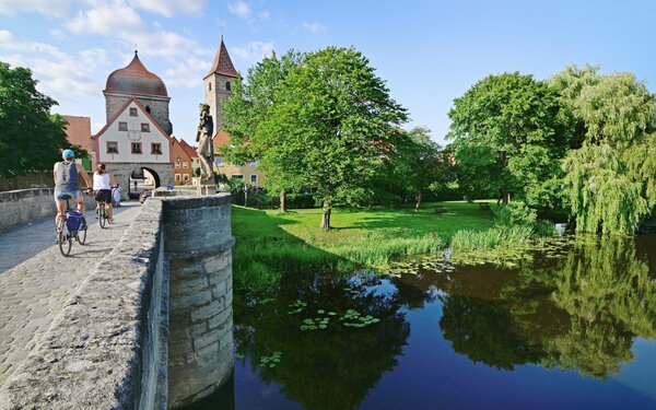 Alte Brücke über die Altmühl von Ornbau in Mittelfranken