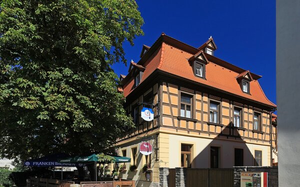 Der "Gasthof zum goldenen Hirschen" in Burgbernheim., Foto: Uwe Miethe