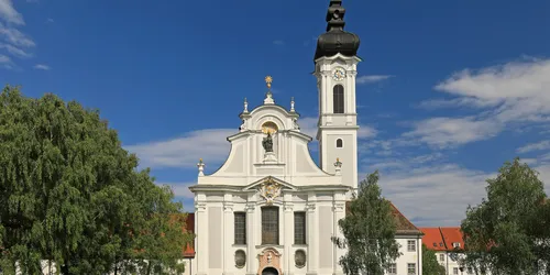 Die katholische Pfarrkirche Maria Himmelfahrt, "Marienmünster" in Dießen am Ammersee, Foto: Uwe Miethe