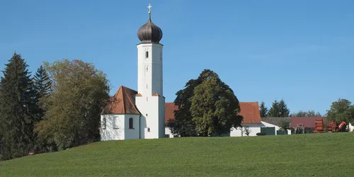 Katholische Filialkirche St. Maria in Jesenwang, Foto: GFreihalter, Wikipedia, CC