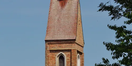 St. Martin Sonnendorf mit Storchennest, Foto: Landkreis Erding
