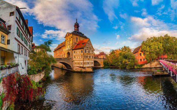 

Mit dem Deutschland-Ticket zu den
5 schönsten Zielen in Bayern
