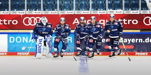 Spieler des ERC Ingolstadt auf dem Eis