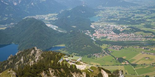 Ausblick vom Tegelberg auf das Tal