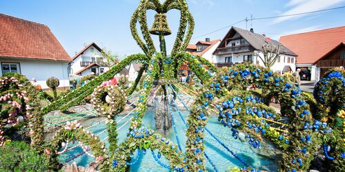 Tradition in Bayern: Osterbrunnen in der Fränkischen Schweiz