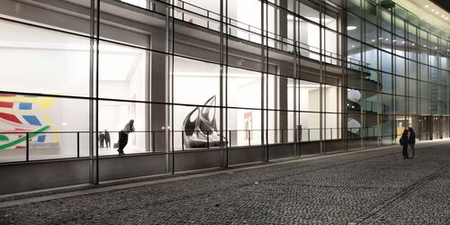 Museum bei Abendlicht