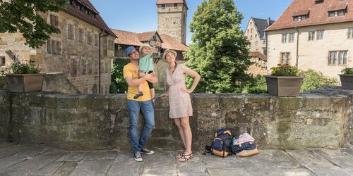 Junge Familie an der Veste Coburg