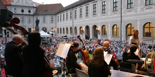 © München Tourismus, Josef Wildgruber - Konzert im Brunnenhof der Residenz