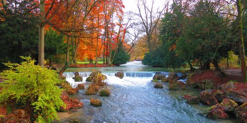 Isar im herbstlichen Englischen Garten