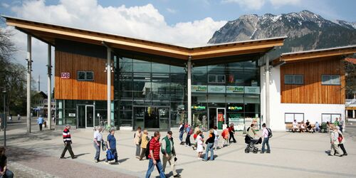 Außenansicht des Bahnhof Oberstdorf