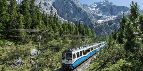 Mit der Zugspitzbahn auf Deutschlands höchsten Gipfel