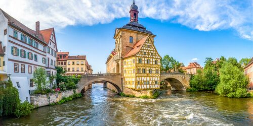 Rathaus in Bamberg mit Fluss