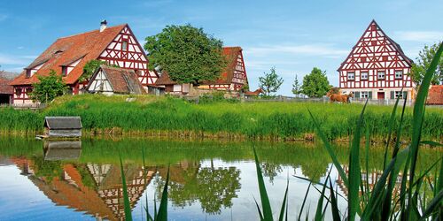 Fachwerkhäuser an Weiher